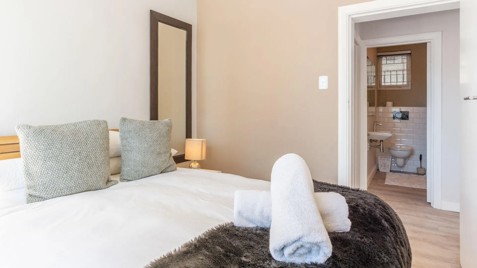 Apartment Sherrington Court Suite 1 Cape Town